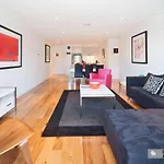 Espresso Apartments - Bay Views Port Melbourne