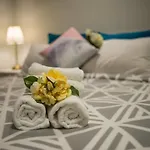 Eq Tower Luxury 2 Bedroom Skyline Cbd Apartment
