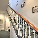 Beautiful Victorian Mansion By The Sea - 7 Bedrooms, 7 Bathrooms