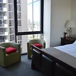 3 Bedroom Apartment In Southbank