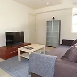 2 Beds 2 Baths Free Car Park. Behind State Library