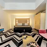 Adelphi Hotel