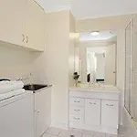 Platinum Apartments On Whiteman St