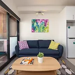 Canvas Suites On Russell Place