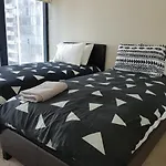 Readyset Apartments At Southbank One