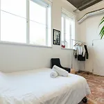 Lucinda, Carlton Studio Apartment