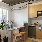 Lucinda, Carlton Studio Apartment