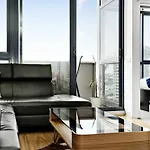 Zee, 2Bdr Southbank Apartment