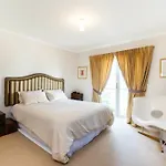 Jasmine, 2Bdr Port Melbourne House