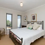 Jasmine, 2Bdr Port Melbourne House