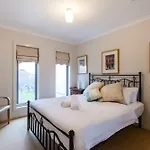 Jasmine, 2Bdr Port Melbourne House