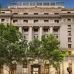 Sophisticated Art Deco Condo In Heritage Building Near Crown Casino