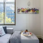 Sophisticated Art Deco Condo In Heritage Building Near Crown Casino