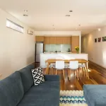 Bradman Modern Style A Walk To Mcg, Swan St, Cbd