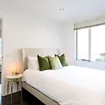 Penthouse At Graffiti Laneways & Top Restaurants