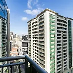 Melbourne Cbd Fully Furnished 2 Bedroom Apartment With Balcony