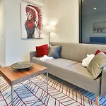 Conservatory Apt In The Heart Of Cbd With Pool And Gym