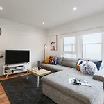 Heart Of Highett Apartment By Ready Set Host