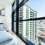 Melbourne Cbd Fully Furnished 2 Bedroom Apartment With Balcony