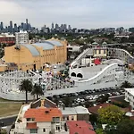 3 Saint Kilda Road