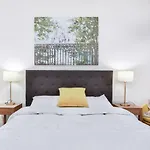 Conservatory Apt In The Heart Of Cbd With Pool And Gym