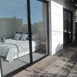 Modern 3 Bedroom Apt With Free Parking, Netflix, Wifi & Welcome Wine By Bnb Pro
