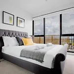 Elegant 2Br@Footscray Station