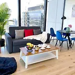 Cbd Fabulous View 2Br High In The Sky On Collins
