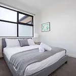 Wow Factor!Luxe 4Br Townhouse@Glen Waverley