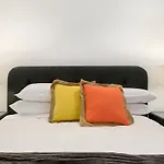Yarra Riverside 2-Bed Retreat In Prime Location