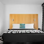 Adelphi Hotel