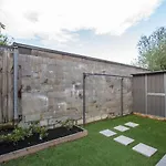 Impressive & Spacious New Townhouse@Preston
