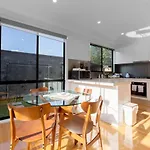 Impressive & Spacious New Townhouse@Preston