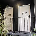 Soya On Davis Apartment Hotel