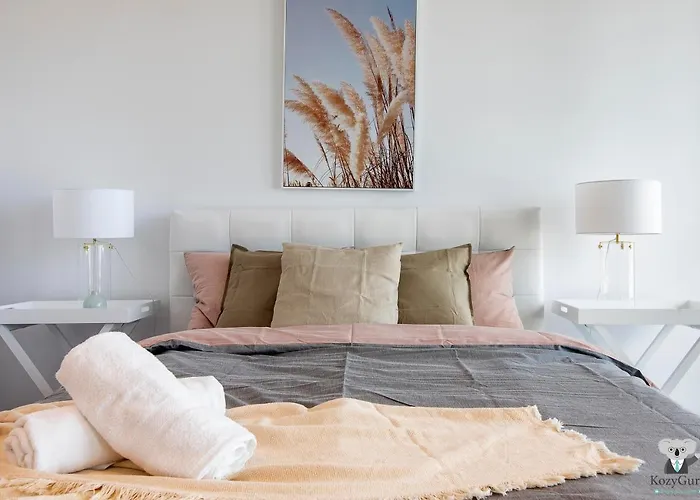 Kozyguru Docklands Luxury Water View Apt 1 Bed Vdo915