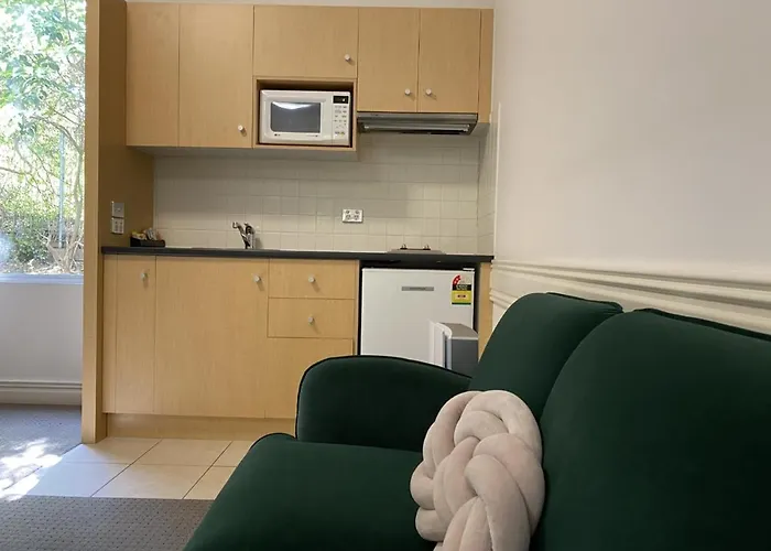 Beaumont Kew Apartments