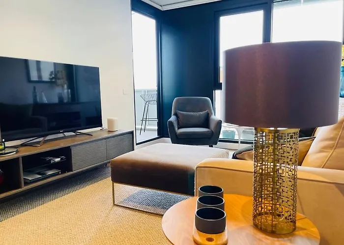 Luxury 1Br + Study Near Mcg, Tennis Centre & City