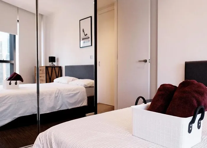 Entire 1Br Apartment Right Next To Crown With Pool,Gym & Parking Available