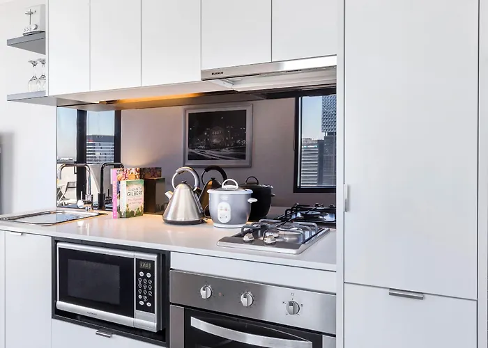 Aura On Flinders Serviced Apartments