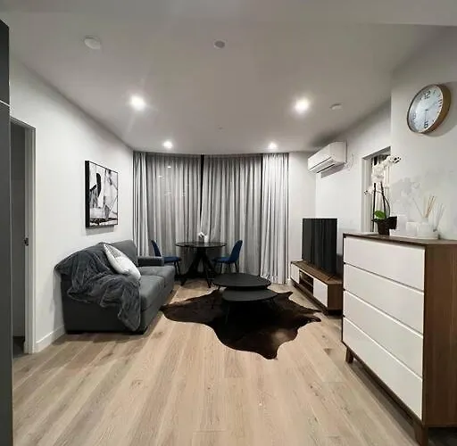 Luxurious Apartment In The Heart Of Melbourne