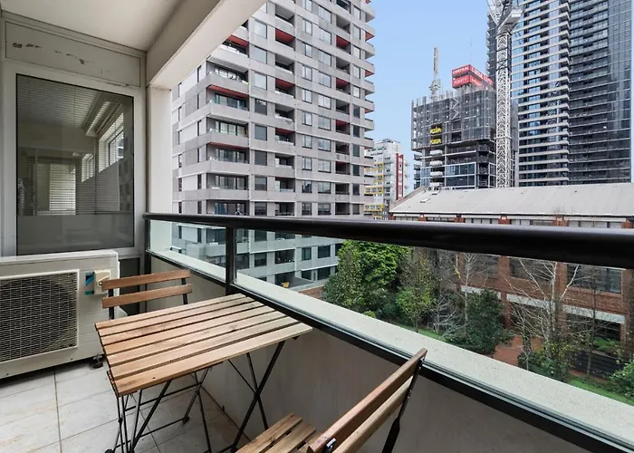 Gorgeous 3-Bed Apartment Near Flagstaff Gardens