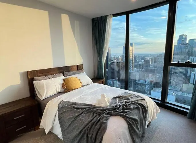Panoramic Cbd Views Apartment In The Heart Of City