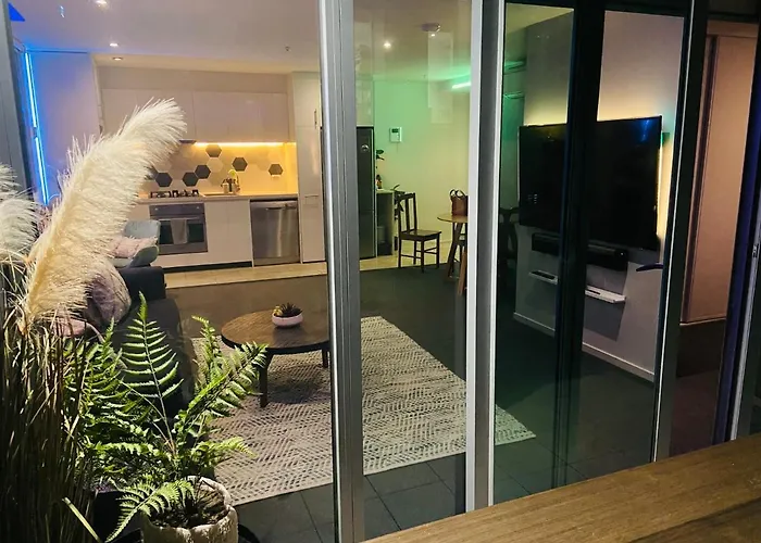 La Sky Boutique Apartment - Pool, Spa & Sauna