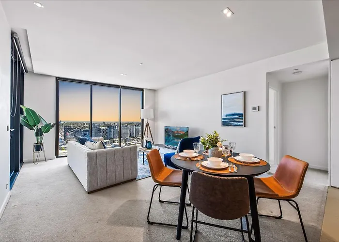 2 Bedroom, 2 Queen Bed, 2 Bath, Large Balcony, Waterfront Living. 106Sqm