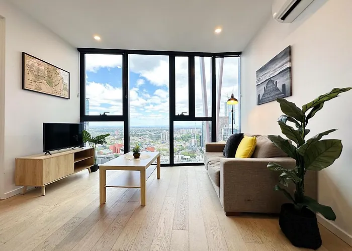 Beautiful Skyview Cbd Highrise 3Beds With Carpark Available