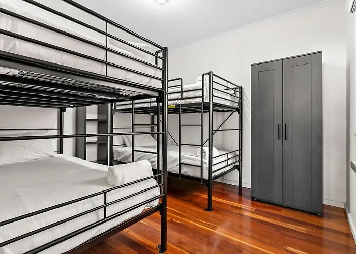Kensington Escape - Balcony, Bbq And Parking