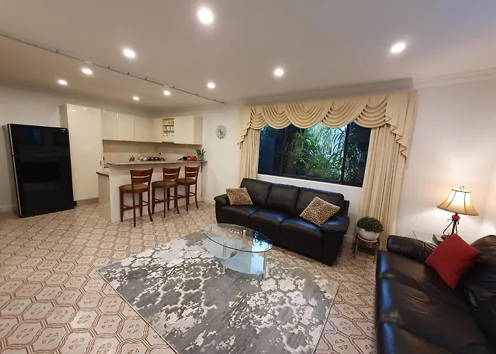 Grandview Melbourne Executive 2Br Apartment