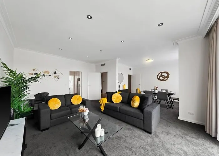 Chic Caulfield North Retreat