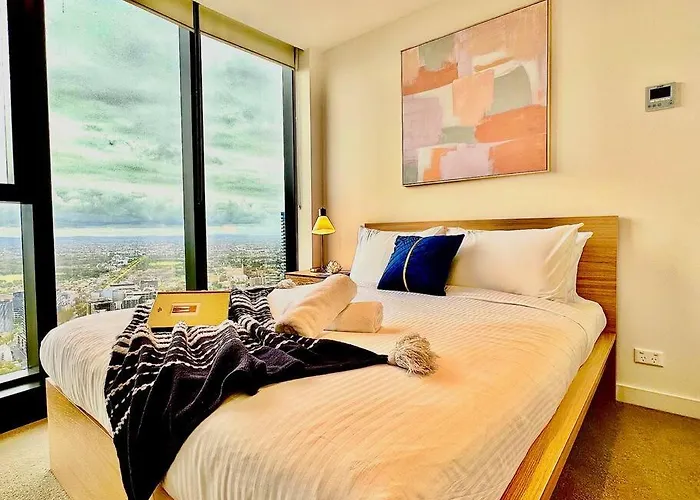 High Rise Top View 2Bed2Bath