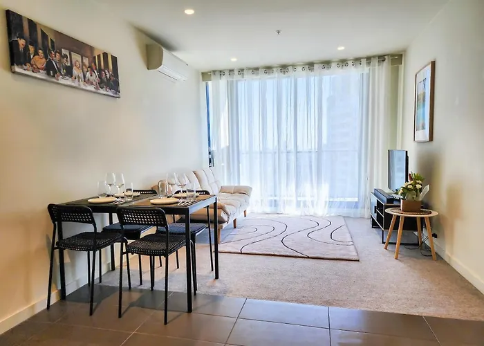 Modern 2-Bedrooms Apartment With Parking